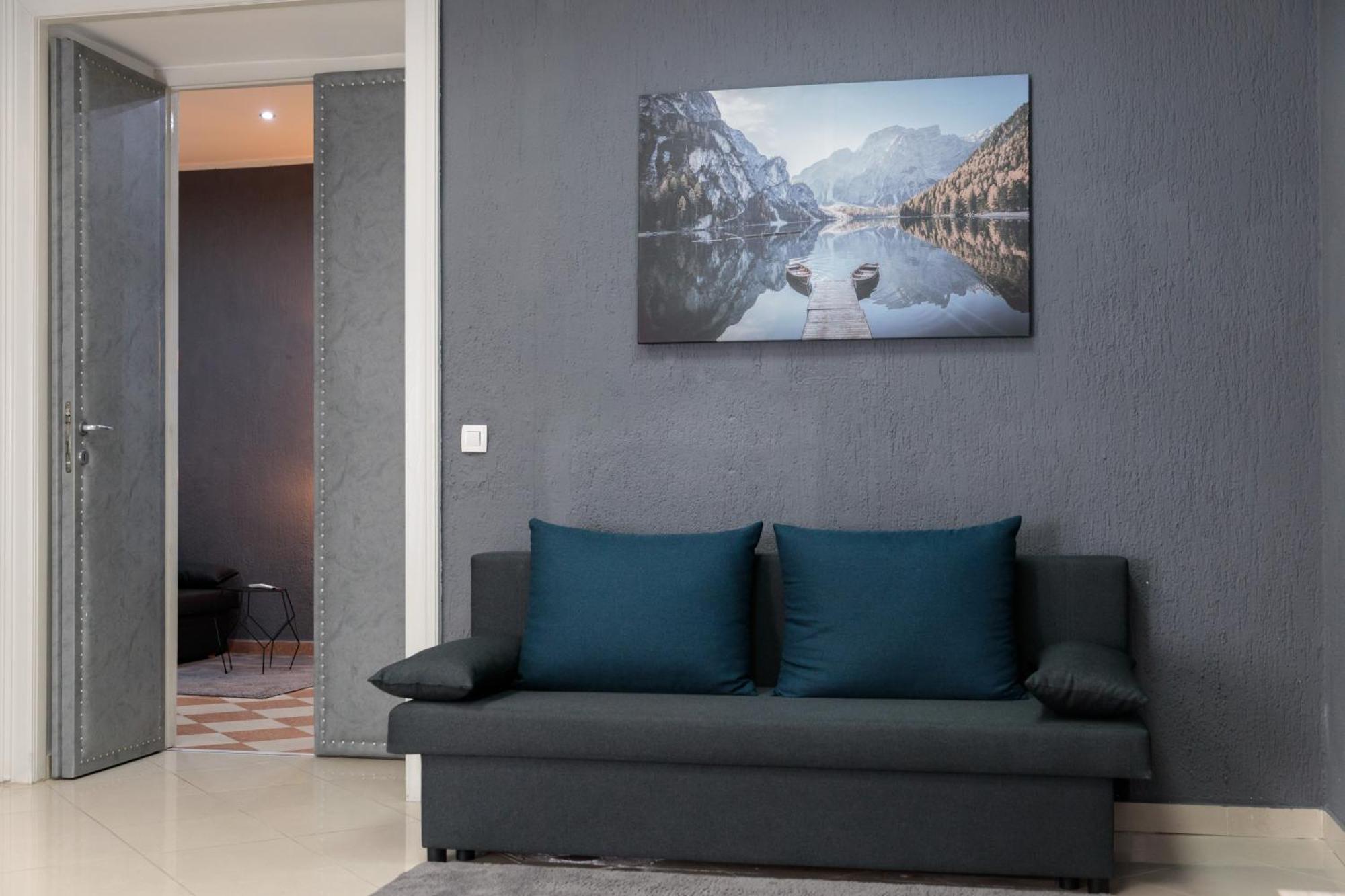 Pyramid Apartman *